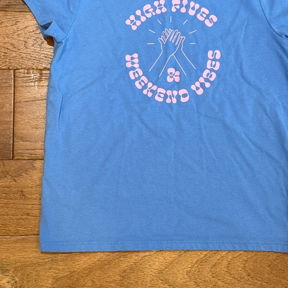 Cat & Jack Girls Short-Sleeve Graphic Shirt - Size S (6/7) - Weekend Vibes